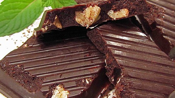 Homemade Melt-In-Your-Mouth Dark Chocolate (Paleo)