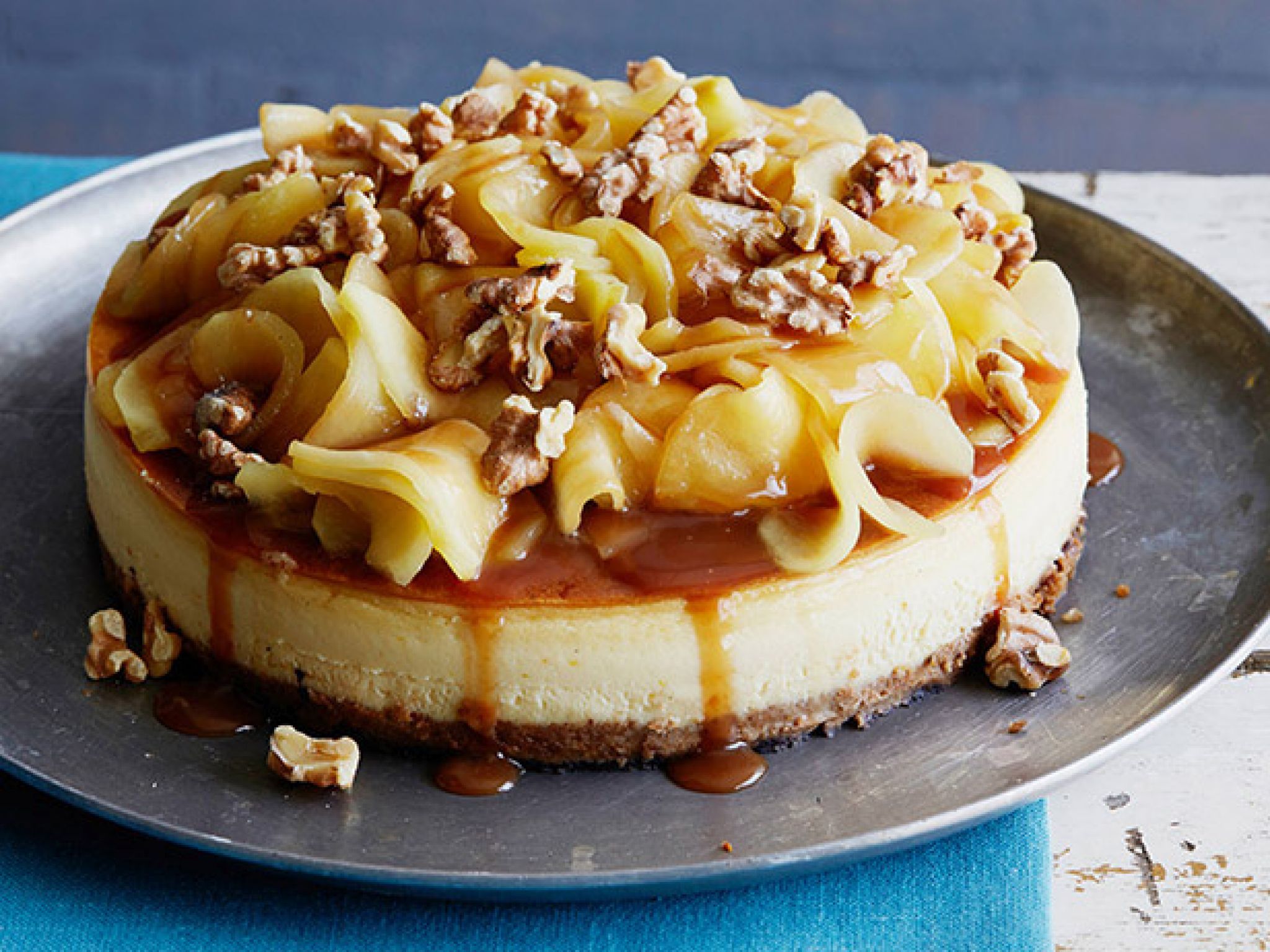 Caramel Apple Cheesecake - loversrecipes