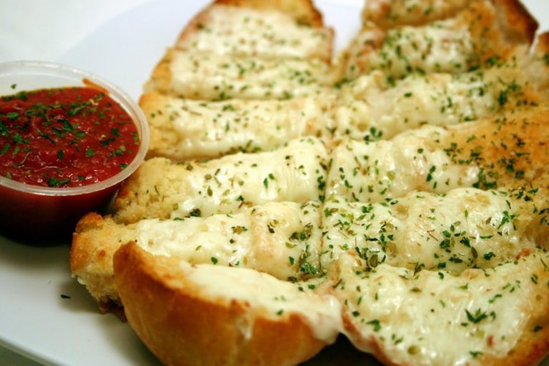 Stef’s Super Cheesy Garlic Bread