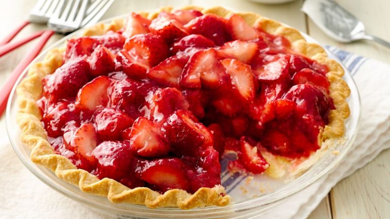 BIG BOY STRAWBERRY PIE is extremely… – Incredible Recipes