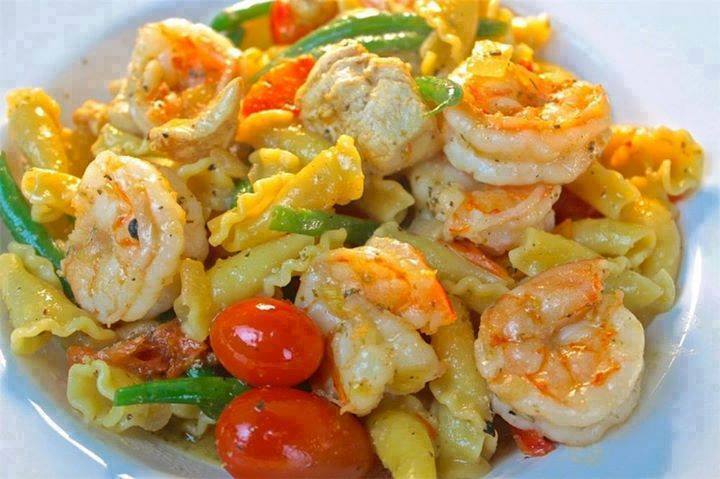 White Wine Pasta with Chicken & Shrimp! OHhh Yes!!!