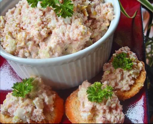 Paula Deen’s Best Ham Salad Sandwich