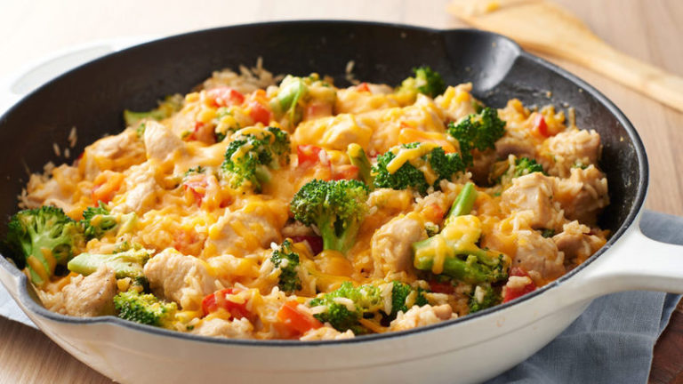 One-Pot Cheesy Chicken, Rice and Broccoli