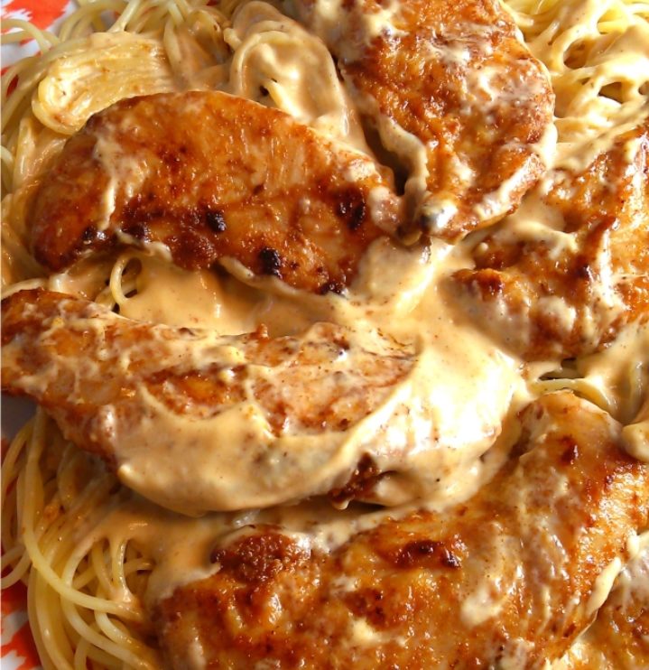 Chicken Spaghetti With Delicious Sauce