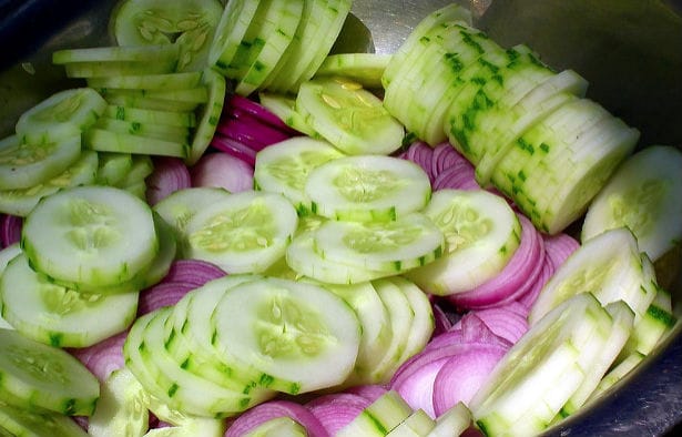 These are 6 reasons why you should eat cucumber every single day!